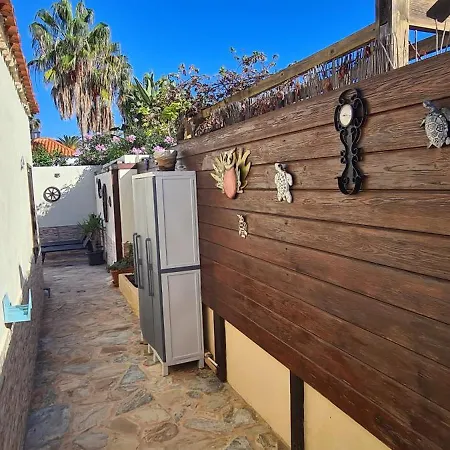 Caleta House Holiday home *