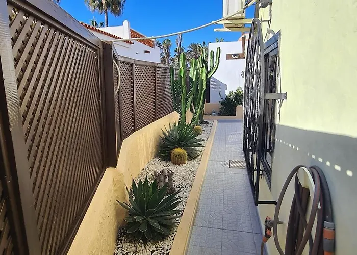 Caleta House Nyaraló *