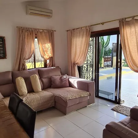 Caleta House Holiday home *